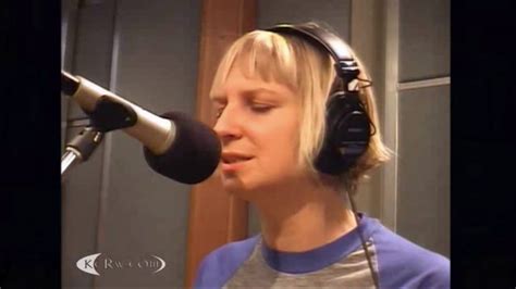 Sia - Breathe Me (Live at KCRW 2007) - YouTube