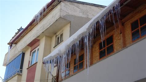 Sibirya soğuklarının yaşandığı Bayburt adeta buz kesti