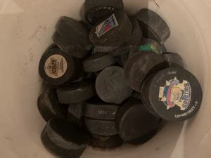 Signed Puck Buy or Sell Used Hockey Equipment in Ontario - Kijiji