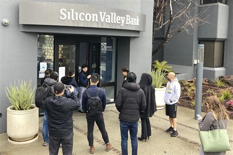 Silicon Valley Bank is seized by US after historic failure