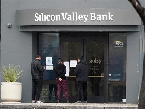 Silicon Valley Bank seized as depositors pull cash