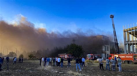 Silivri’de mobilya fabrikasında yangın