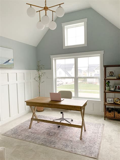 Silvermist paint color SW 7621 by Sherwin-Williams. View interior and exterior paint colors and color palettes. Get design inspiration for painting projects.