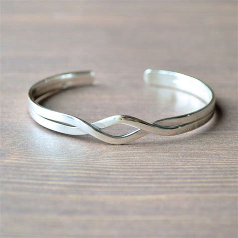 Silversmith & Lapidary Biographies: Robert Johnson