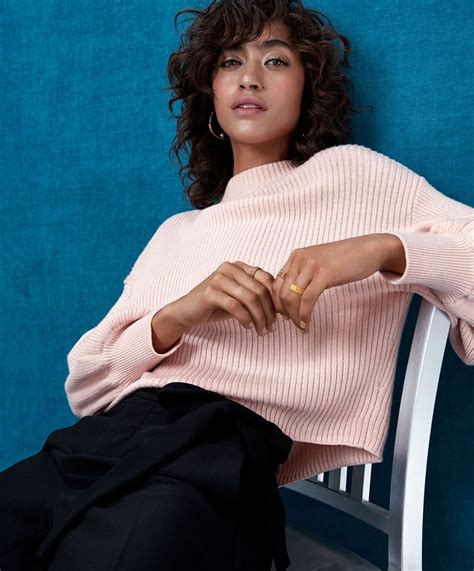 Simons clothes.  Shop the hottest styles & trends in women's & men's clothing, Home decor. ....