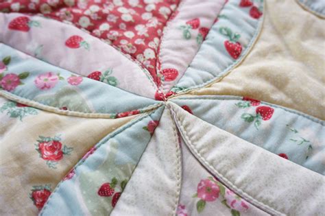 Simple Cathedral Windows Tutorial Quilting in the Rain