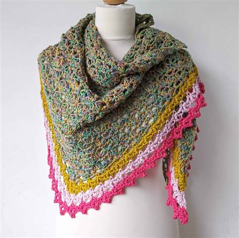 Simple Crochet Triangle Shawl Pattern