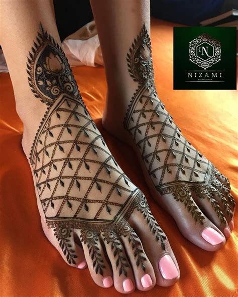 Simple Leg Mehndi Designs for the BrideToBe That Are in Vogue Right Now!