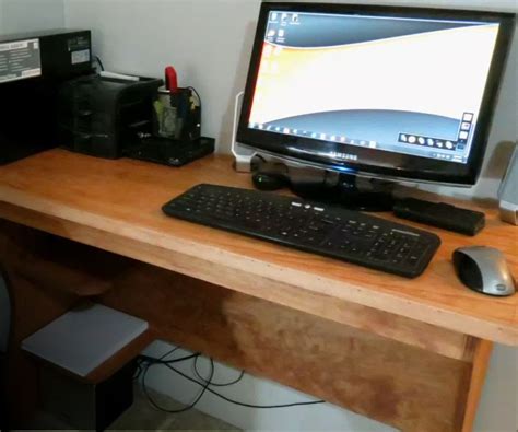 Simple Plywood Computer Desk : 8 Steps (with Pictures)