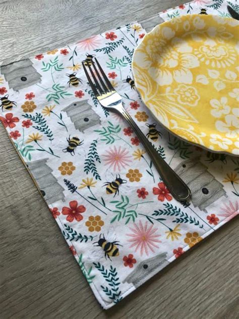 Simple Reversible Placemats Tutorial Beginner Sewing Projects