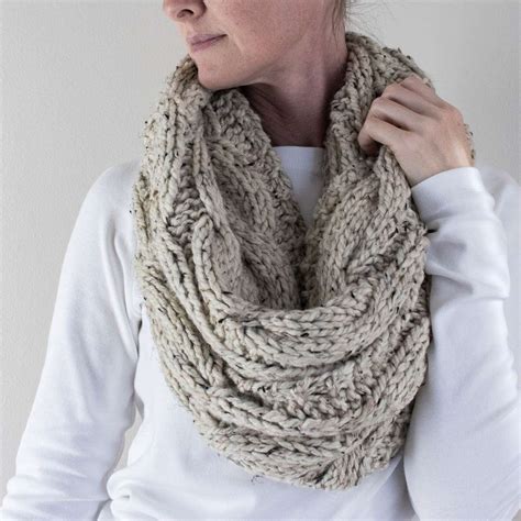 Simple infinity scarf knitting patterns free.  Many of the patterns are free.  Free scar...
