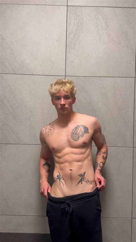 Simplenolan Onlyfans Nudes