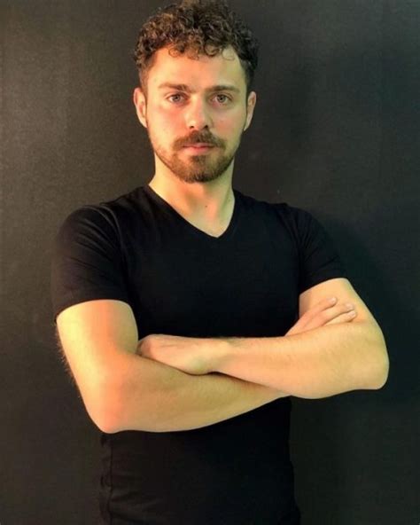 Sinan Bilgiç ile İşaret Dili Tercümanlığı ve Sağır . 
