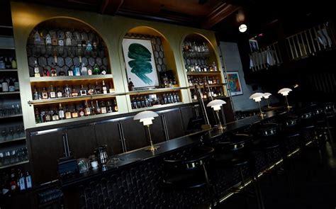 Sinatra Bar and Lounge brings retro-modern cool, food ... - Yahoo