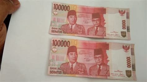 Singapura hari ini berapa keluarnya. Kasih uang 200 ribu.