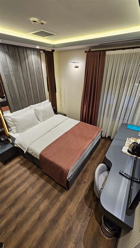 Single Oda VE HOTELS ADAKALE.