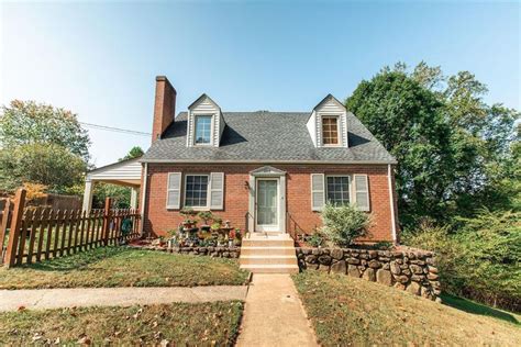 Houses for Rent in Lynchburg, VA. Welcome to our charming two-story haven nestled on a sprawling .9-acre lot in a serene, quiet neighborhood. This spacious abode boasts five bedrooms, providing ample space for family and guests. With. $2,400/mo. 5 beds. 3 baths. 2,587 sq. ft. 4401 Williams Rd, Lynchburg, VA 24503.. 