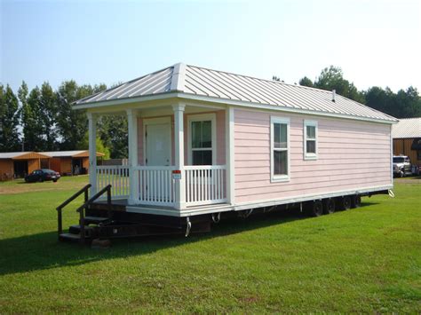 Are you in the market for a trailer home? Whether you’re