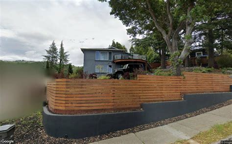 Single-family home sells in Oakland for $1.7 million