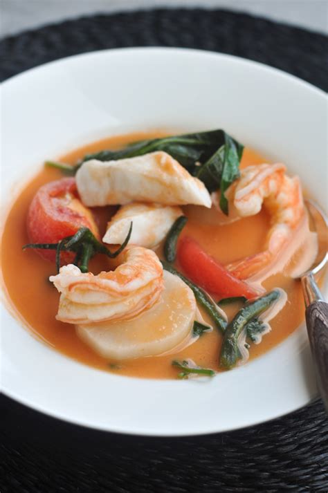 Sinigang na Bayabas (Seafood in Sour Guava Soup)