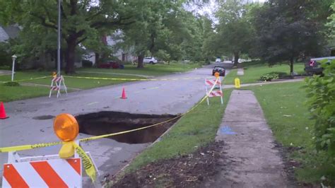 KMBC 9 News Staff. Road crews are working to fix a sinkhole that opened up in downtown Kansas City on Friday morning. The hole was caused by a water main break that started Thursday in the area of .... 