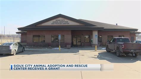 South Sioux City Animal Control Impound Fees: First Offense: $30.00. Second Offense: $60.00. Third Offense: $90.00. There is also a kennel fee of $5.00 a day. You have five days to claim your animal from the animal control office located on 219 East 26th Street. After five days your animal is subject for adoption.
