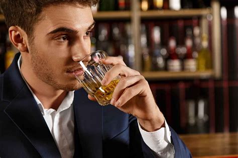 Sipping whiskey. In one serving of 1.5 fluid ounces of 80 proof whiskey, there are 0 grams of carbohydrates, 0 grams of protein and 0 grams of sugar. Similarly, whiskey does not contain fats, sodiu... 