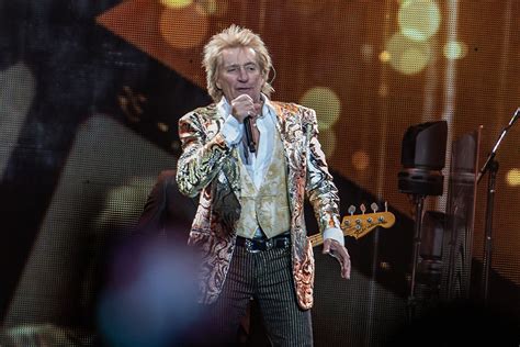 Sir Rod Stewart: AO Arena, Manchester – live photo review