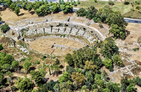 Siracusa guida al parco archeologico a guide to the archaeological park. - Min bästa dikt vald av fyrtiotvå svenska författare..