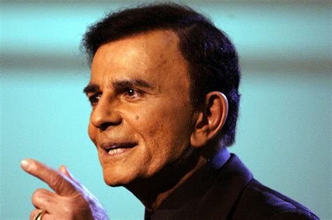 D isc jockey Casey Kasem's smooth voice and super-sincere delivery became a familiar presence around the world on "American Top 40," a syndicated radio show that each week counted down the records on the new singles chart.. Kasem began his radio career in Detroit and worked in several cities, including Buffalo and Oakland, before beginning a six-year stint at Los Angeles pop powerhouse .... 