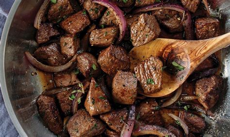 Sirloin beef tips. Preheat your air fryer to 400 degrees F. for 5 minutes and spray the basket with cooking spray. Slice the steak into 1 or 2-inch bites and coat with olive oil and garlic. Season generously with salt and pepper on both sides. Place the steak tips in the air fryer basket and cook for 2 minutes. Once the 2 minutes are up, flip it and cook for an ... 