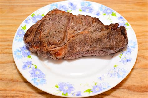 Sirloin tip steaks. Steak Eat offers a method for cooking sirloin steak in the oven by baking it. It includes bringing the steak to room temperature, seasoning it with salt, baking it in a preheated o... 