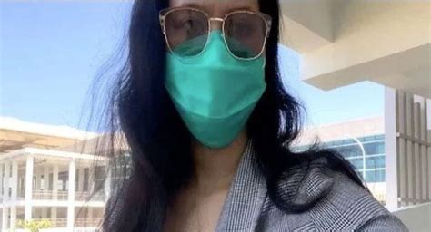 Video yang menampilkan <b>Siskaee</b>e memamerkan payudara di Bandara Yogyakarta International Airport (YIA) itu beredar di media sosial dianggap melanggar undang-undang pornografi dan Informasi Transaksi Elektronik (ITE). . Siskaee