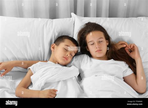 Xxx Sistar And Bro Sleeping Moti Gand Wali - th?q=Sister and brother sleeping on one bed and start sex midnight toghter  Pakistani wading night xxx