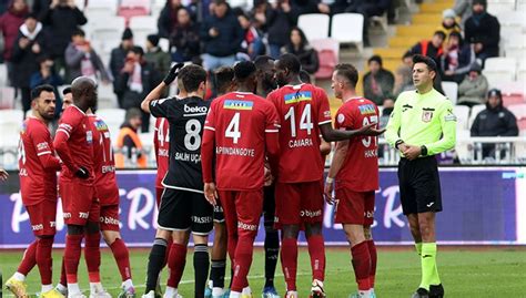 Sivasspor - Beşiktaş maçında 8 taraftar hakkında işlem yapıldı - Son Dakika Spor Haberleri