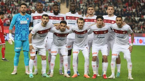 Sivasspor iki yabancı futbolcu transfer edecek - Son Dakika Haberleri