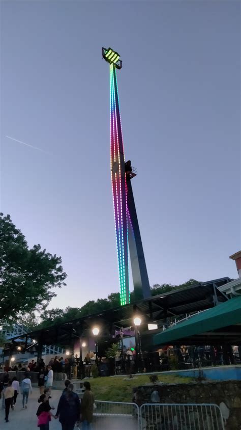Walked onto Gold Rusher, Viper, and Apocalypse at different points of the day. Waited ~15 min for Superman. Did Twisted Colossus a second time (the sign said 1 hour, but it was only 30 min). Longest waits were for WCR and Crazanity (over an hour for both). Also, prepare to wait in long lines for food/drinks.. 