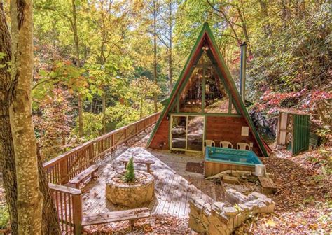 2 BR | 2 Full Baths | 1 Half Bath | Sleeps 6 | Mountain View. Gatlinburg, TN. Cabin. Mountain View. On Mountain. Hot Tub - Private. From $169.56 per night. + −. The fun never stops when you book your stay at Ski Mountain, Gatlinburg, TN with Jackson Mountain Rentals..
