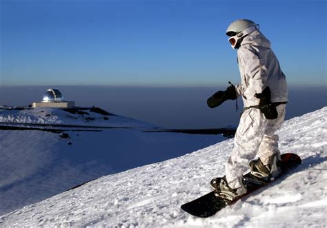 Skiing in hawaii. The answer is no. You cannot ski in Hawaii (It is not a Ski destination). The tallest mountain in Hawaii is only 10,023 feet, which is too low to support a Ski resort. In addition, the climate of Hawaii is not conducive to skiing, as it is typically warm and humid. 