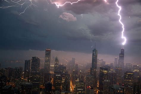 Skilling: Fast-moving thunderstorms to sweep into Chicago
