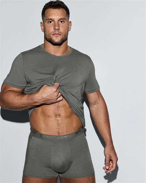 Skims for men. SKIMS, the shapewear brand co-founded by celebrity Kim Kardashian, is now offering a new line of products geared toward men. The SKIMS men's line, first reported by The Wall Street Journal ... 