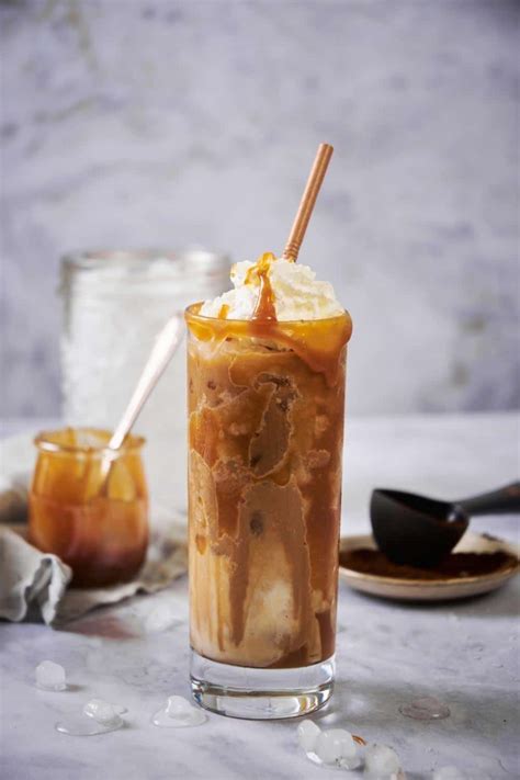 Skinny caramel macchiato. To make a vanilla simple syrup, combine ½ cup of granulated sugar, ½ cup of water, and 1 vanilla bean (split in half lengthwise) in a small saucepan set over medium heat. Bring to a boil and cook until the sugar has dissolved. Then, set it … 