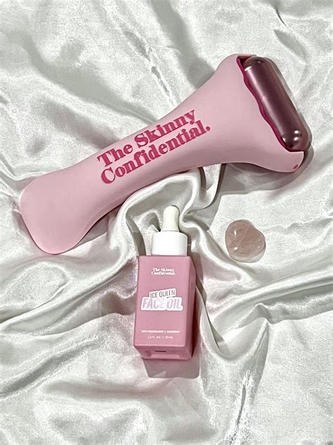 Skinny confidential ice roller. HOWEVER, you should know that THE SKINNY CONFIDENTIAL ICE QUEEN FACE OIL is fab because it’s simple ( with raspberry seed, blueberry seed & pomegranate seed oil ) & … 