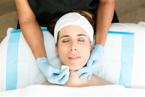 Our Ultherapy experts in Palo Alto, CA use ultrasound energy to gently heat the skin's tissue, lifting and tightening loose skin for a more youthful appearance. This is a noninvasive skin tightening option for our Bay Area clients. we're here to help. find the right treatment. book a free consult. Clients love to love us “ "My Go To spot for all my cosmetic and …. 