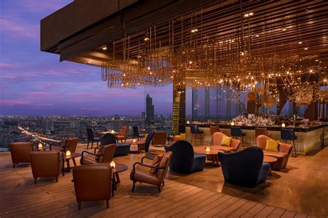 Read Reviews. With two bars and two restaurants, Sky Garden is more than just a view. Choose from Darwin Brasserie, Fenchurch Restaurant or Sky Pod Bar and City Garden..