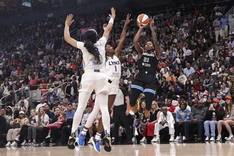 Sky beat Lynx in preseason game in WNBA’s first trip to Canada