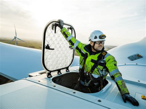 Sky climber wind turbine technician. Join the Tech One Program by Sky Climbe...