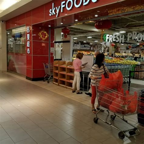 Sky foods flushing. Jul 6, 2011 · Just as Manhattan had no dearth of Italian specialty shops before Eataly came along, Flushing doesn’t suffer a lack of Asian markets. But that’s not... 