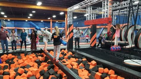 Sky zone omaha. Sep 29, 2017 · Does your child have a birthday coming up and are not sure where to have their party? Why not have it at Sky Zone for an AWESOME party experience? Check... 