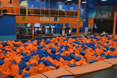 Sky zoone. 6. Need a Break. After all that running and jumping, your gang will be famished and parched. Sky Zone has plenty of places to take a breather, and they have a snack bar, the Fuel Zone. You can purchase … 